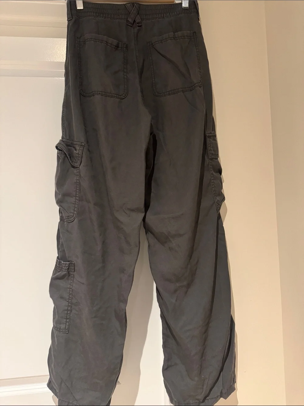 Hollister Black Wide-Leg Cargo Pants - Picture 2 of 3